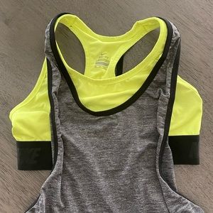 Nike build-in sports Bra